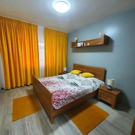 Yellow House Luxury Berceni Boekarest