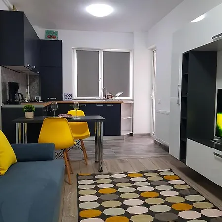 Yellow House Luxury Berceni Lejlighed